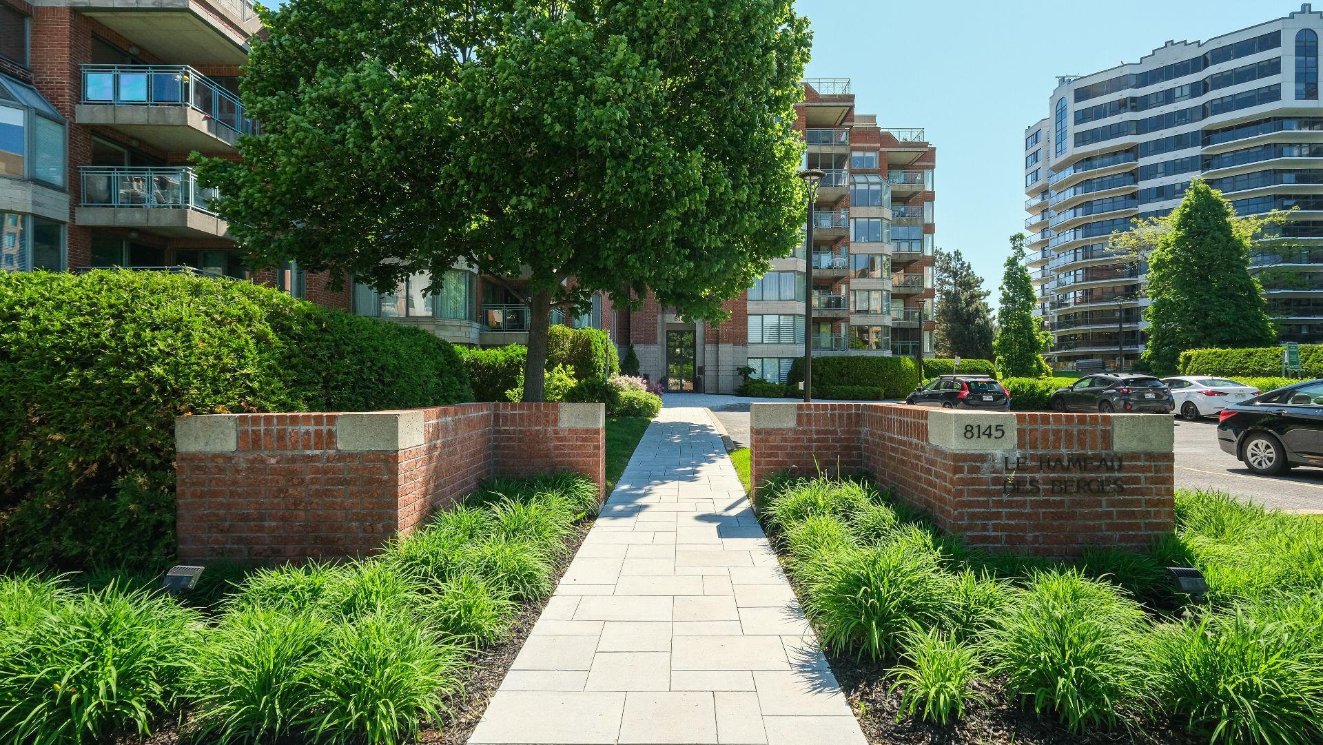 









8145


Boul. St-Laurent

, 302,
Brossard,




QC
J4X2A3

