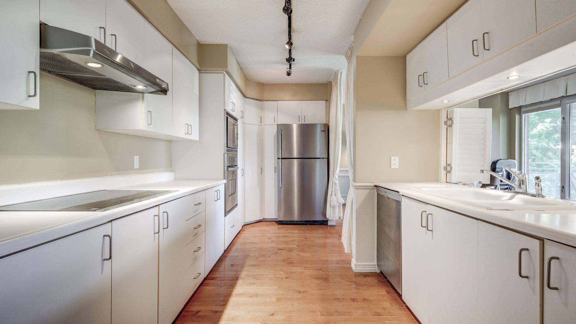 









8145


Boul. St-Laurent

, 302,
Brossard,




QC
J4X2A3

