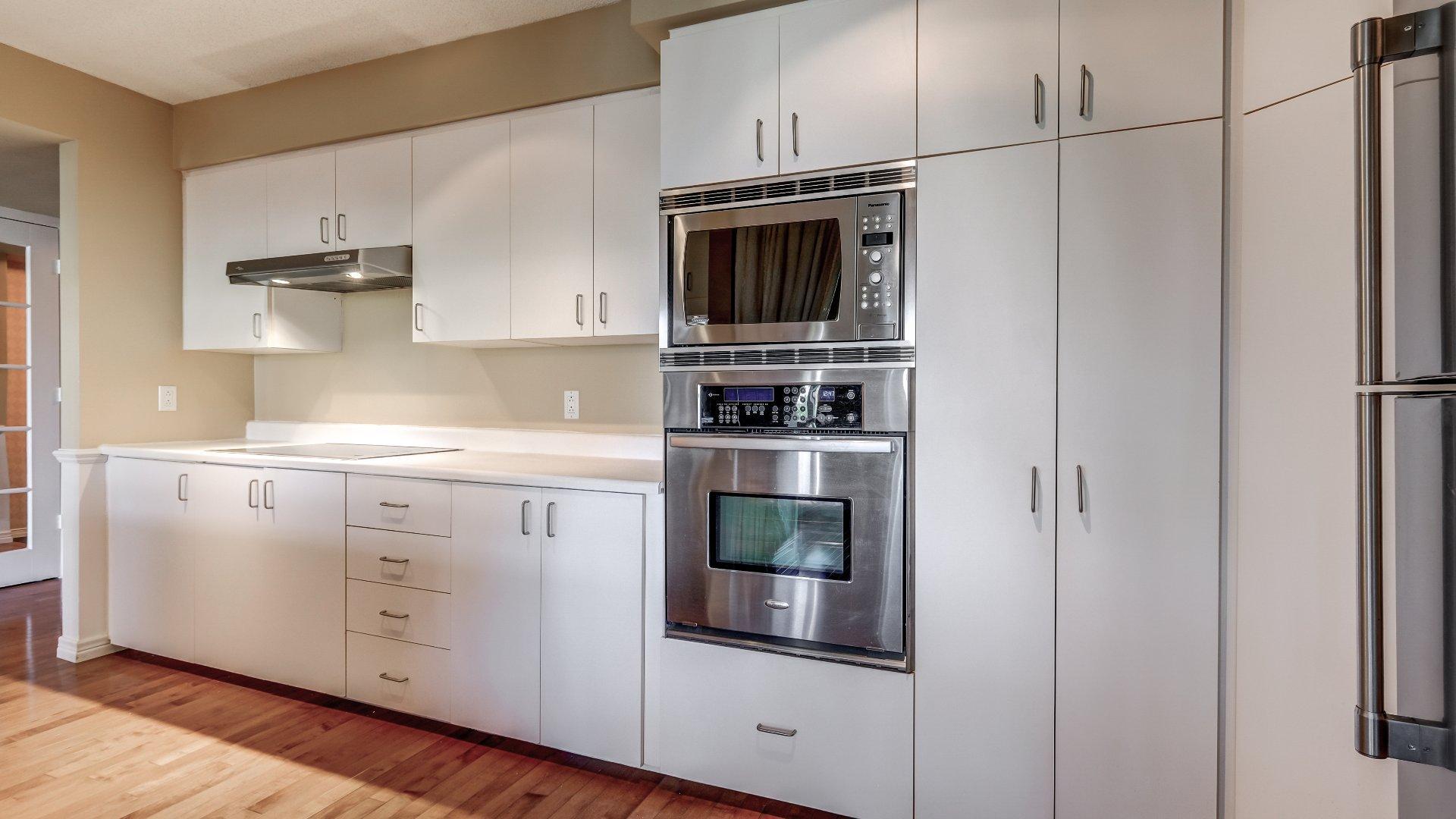 









8145


Boul. St-Laurent

, 302,
Brossard,




QC
J4X2A3

