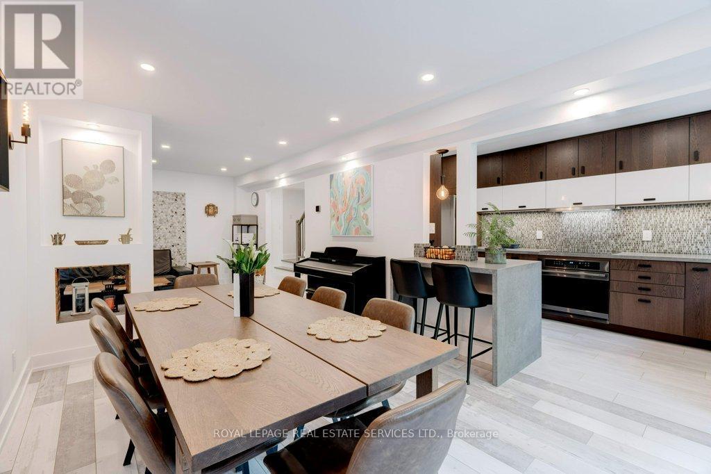 












1230 BLACKBURN DRIVE

,
Oakville,




Ontario
L6M2N5

