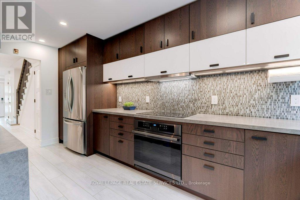 












1230 BLACKBURN DRIVE

,
Oakville,




Ontario
L6M2N5

