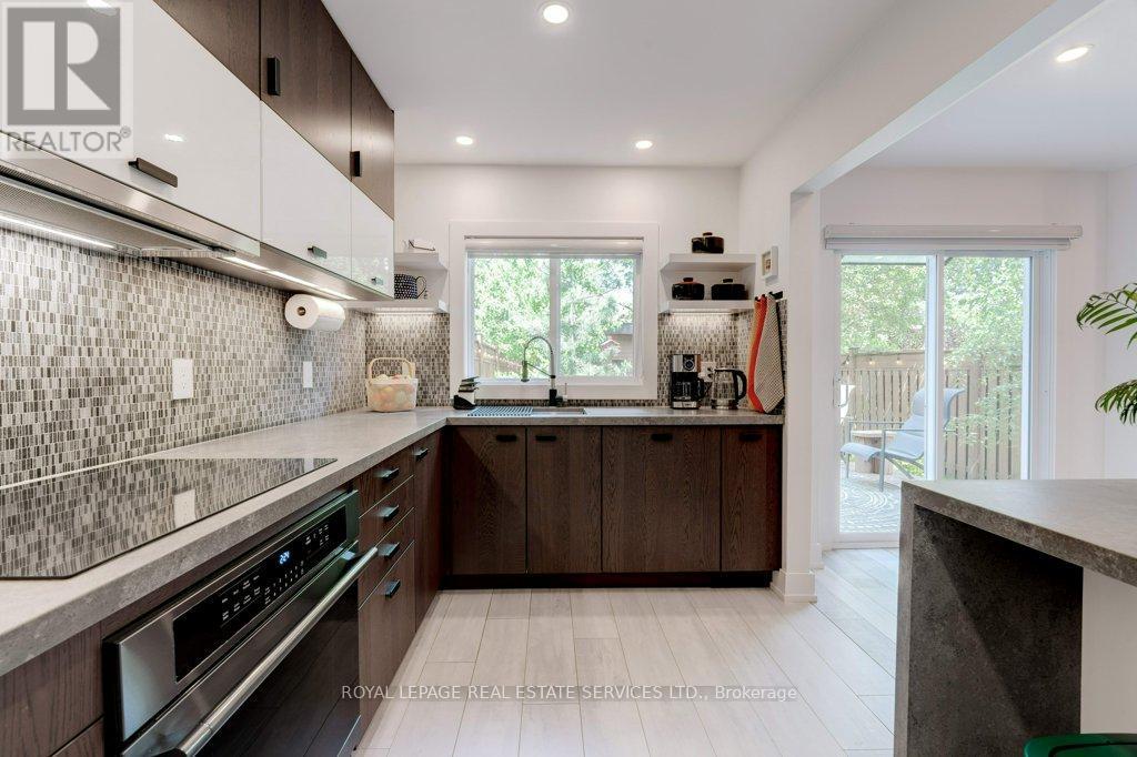 












1230 BLACKBURN DRIVE

,
Oakville,




Ontario
L6M2N5

