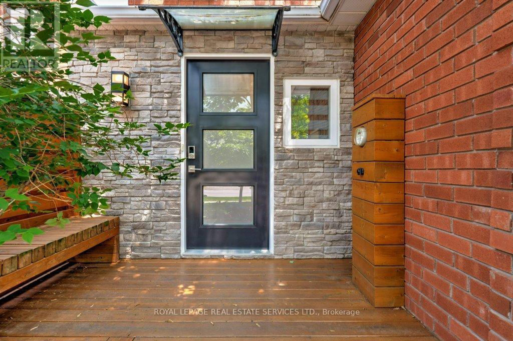












1230 BLACKBURN DRIVE

,
Oakville,




Ontario
L6M2N5


