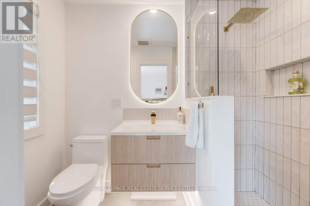 












1230 BLACKBURN DRIVE

,
Oakville,




Ontario
L6M2N5

