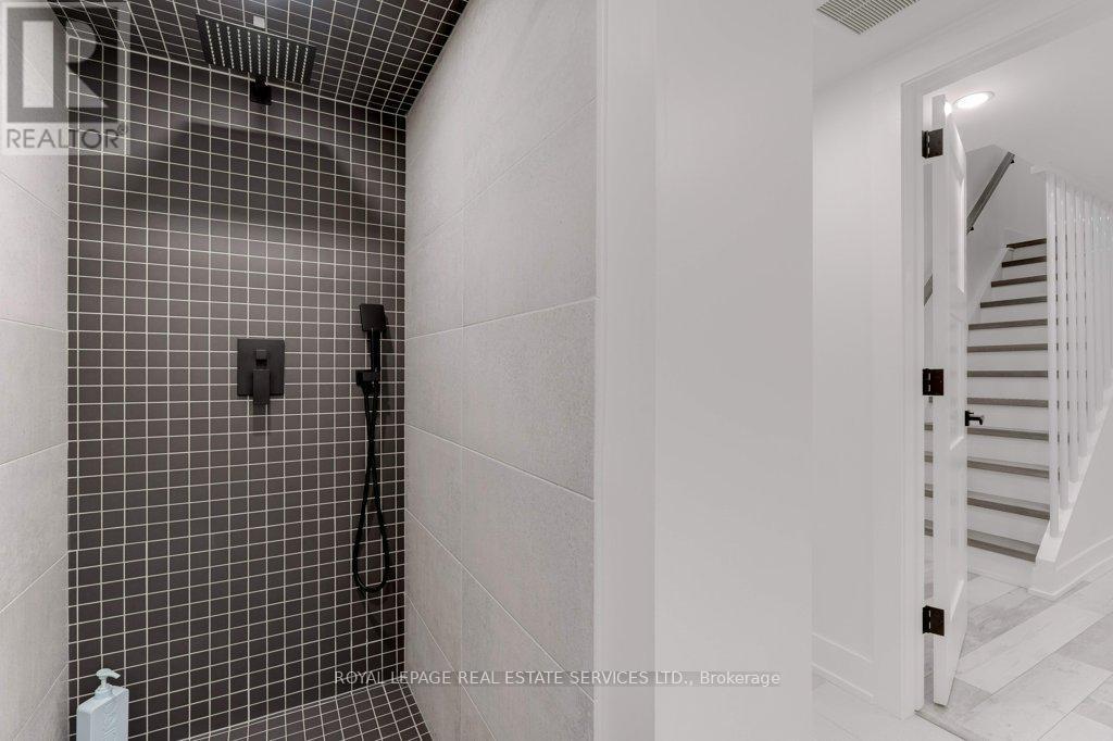 












1230 BLACKBURN DRIVE

,
Oakville,




Ontario
L6M2N5

