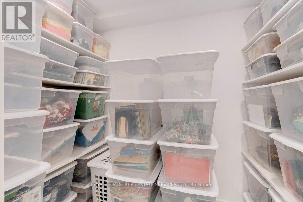 












1230 BLACKBURN DRIVE

,
Oakville,




Ontario
L6M2N5

