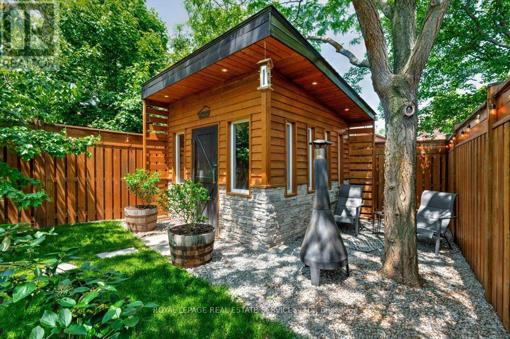 












1230 BLACKBURN DRIVE

,
Oakville,




Ontario
L6M2N5

