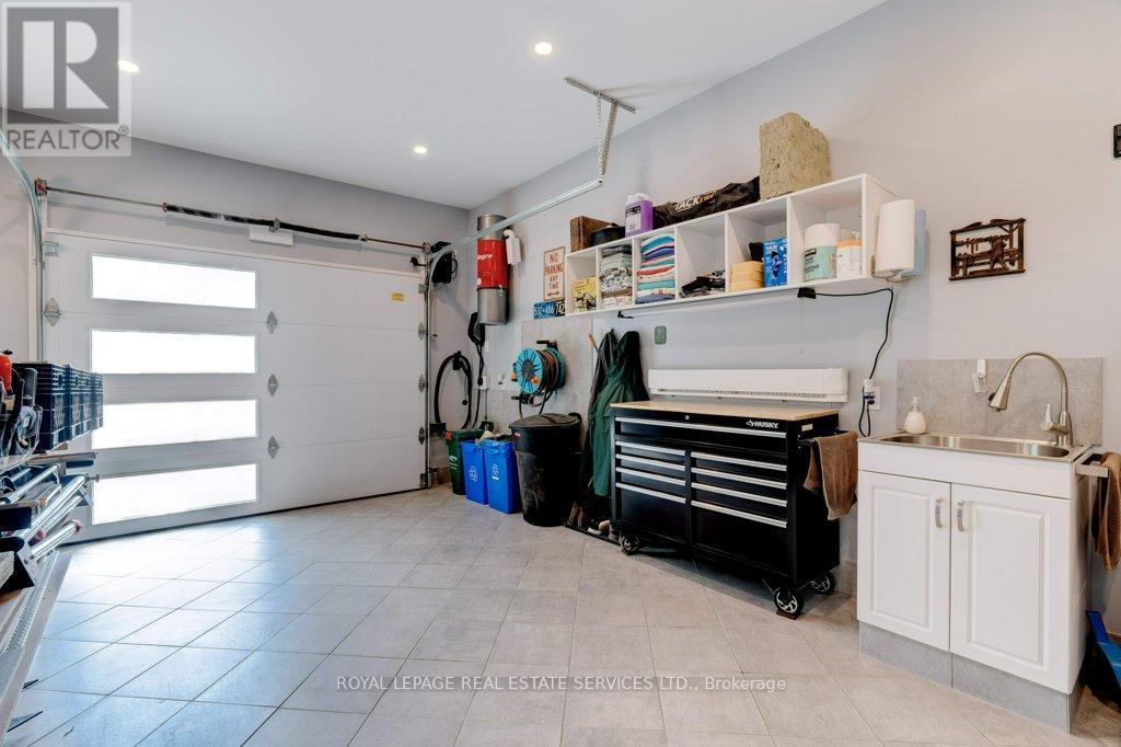 












1230 BLACKBURN DRIVE

,
Oakville,




Ontario
L6M2N5


