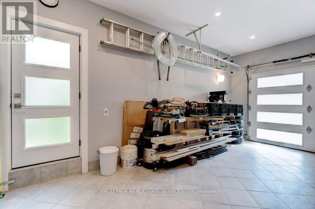 












1230 BLACKBURN DRIVE

,
Oakville,




Ontario
L6M2N5

