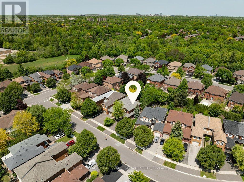 












1230 BLACKBURN DRIVE

,
Oakville,




Ontario
L6M2N5

