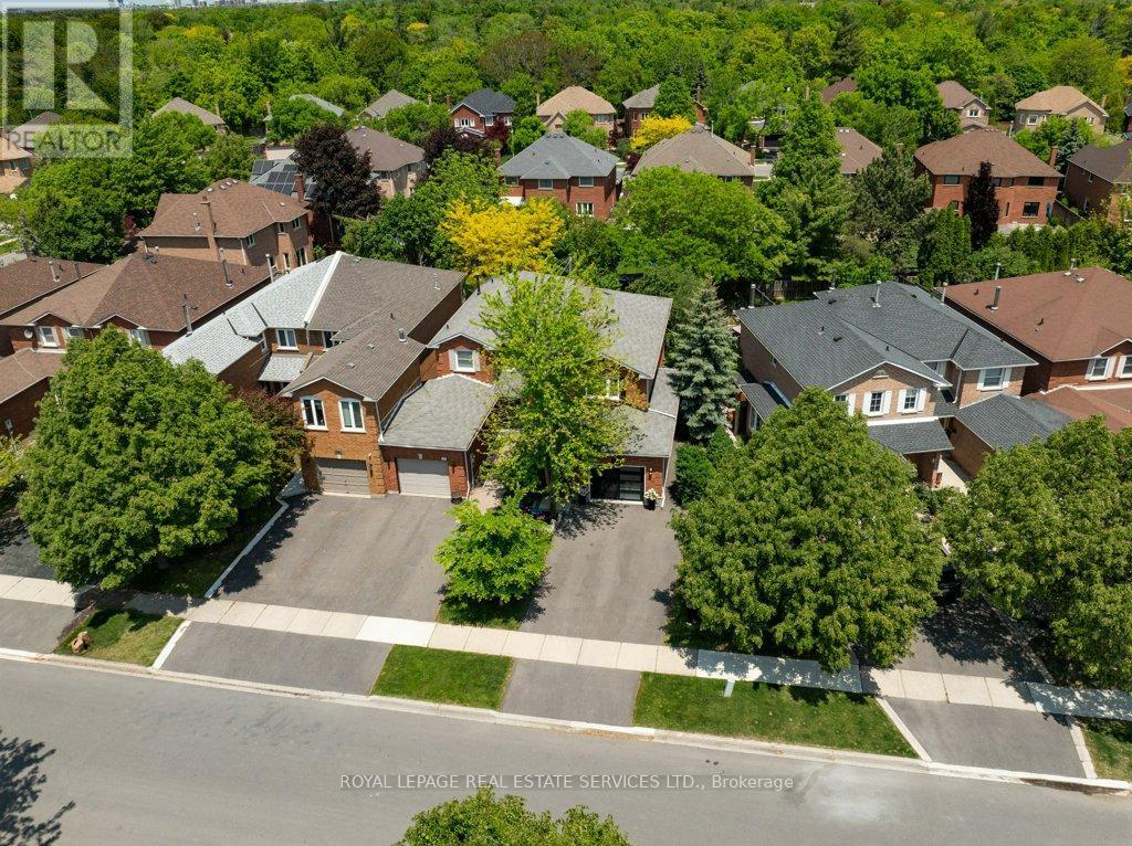 












1230 BLACKBURN DRIVE

,
Oakville,




Ontario
L6M2N5


