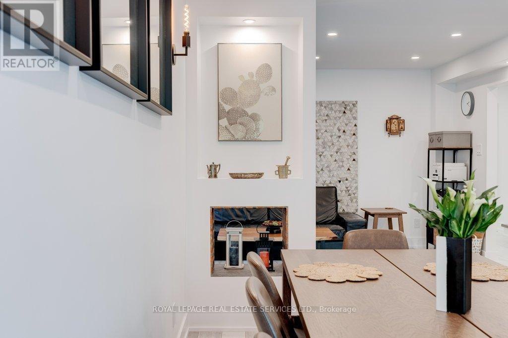 












1230 BLACKBURN DRIVE

,
Oakville,




Ontario
L6M2N5

