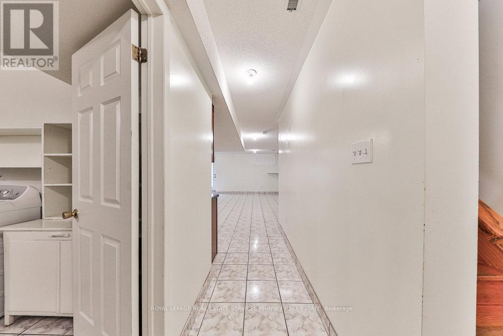 












1348 NORTHMOUNT AVENUE

,
Mississauga,




Ontario
L5E1Y5

