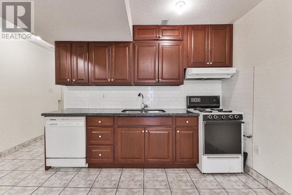 












1348 NORTHMOUNT AVENUE

,
Mississauga,




Ontario
L5E1Y5


