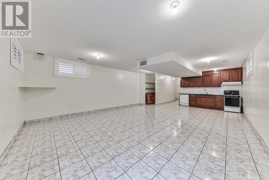 












1348 NORTHMOUNT AVENUE

,
Mississauga,




Ontario
L5E1Y5

