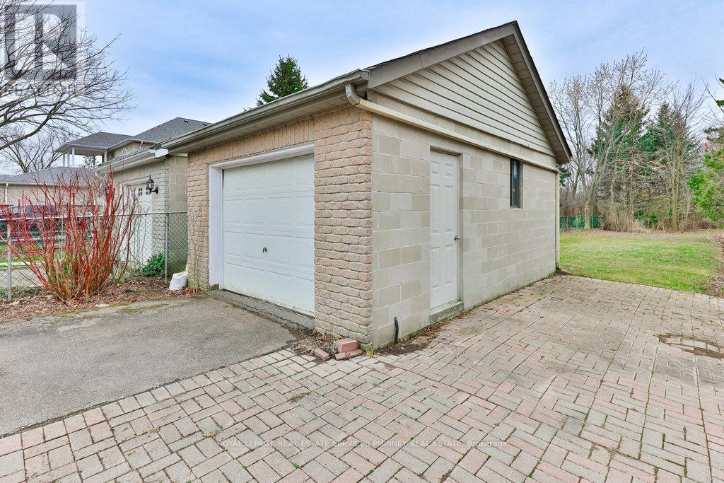 












1348 NORTHMOUNT AVENUE

,
Mississauga,




Ontario
L5E1Y5


