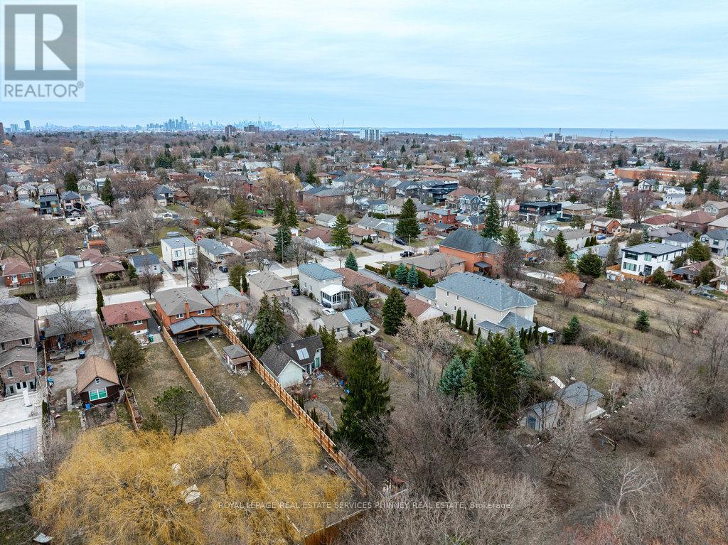 












1348 NORTHMOUNT AVENUE

,
Mississauga,




Ontario
L5E1Y5

