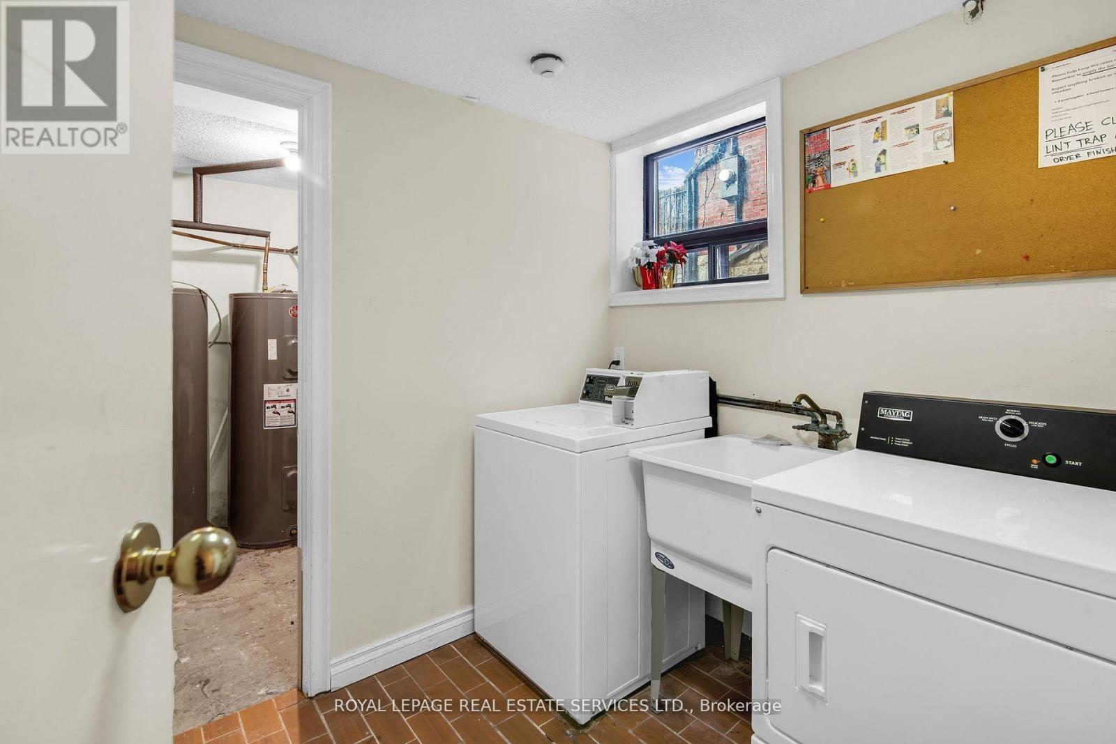












5 NORTHCLIFFE BOULEVARD

,
Toronto,




Ontario
M6H3G9

