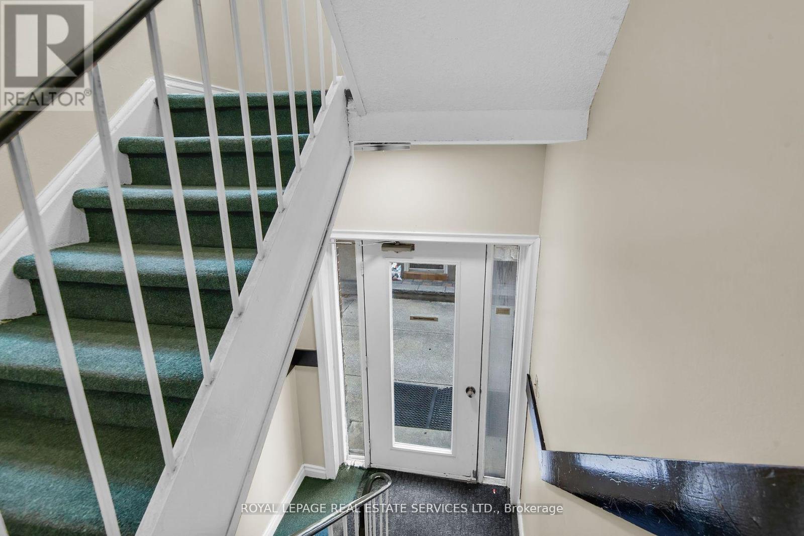 












5 NORTHCLIFFE BOULEVARD

,
Toronto,




Ontario
M6H3G9

