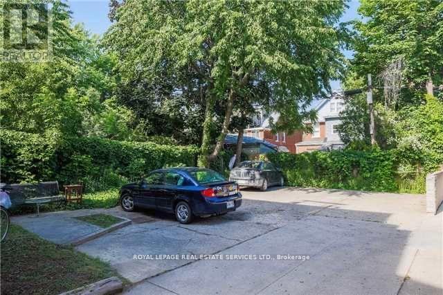 












5 NORTHCLIFFE BOULEVARD

,
Toronto,




Ontario
M6H3G9

