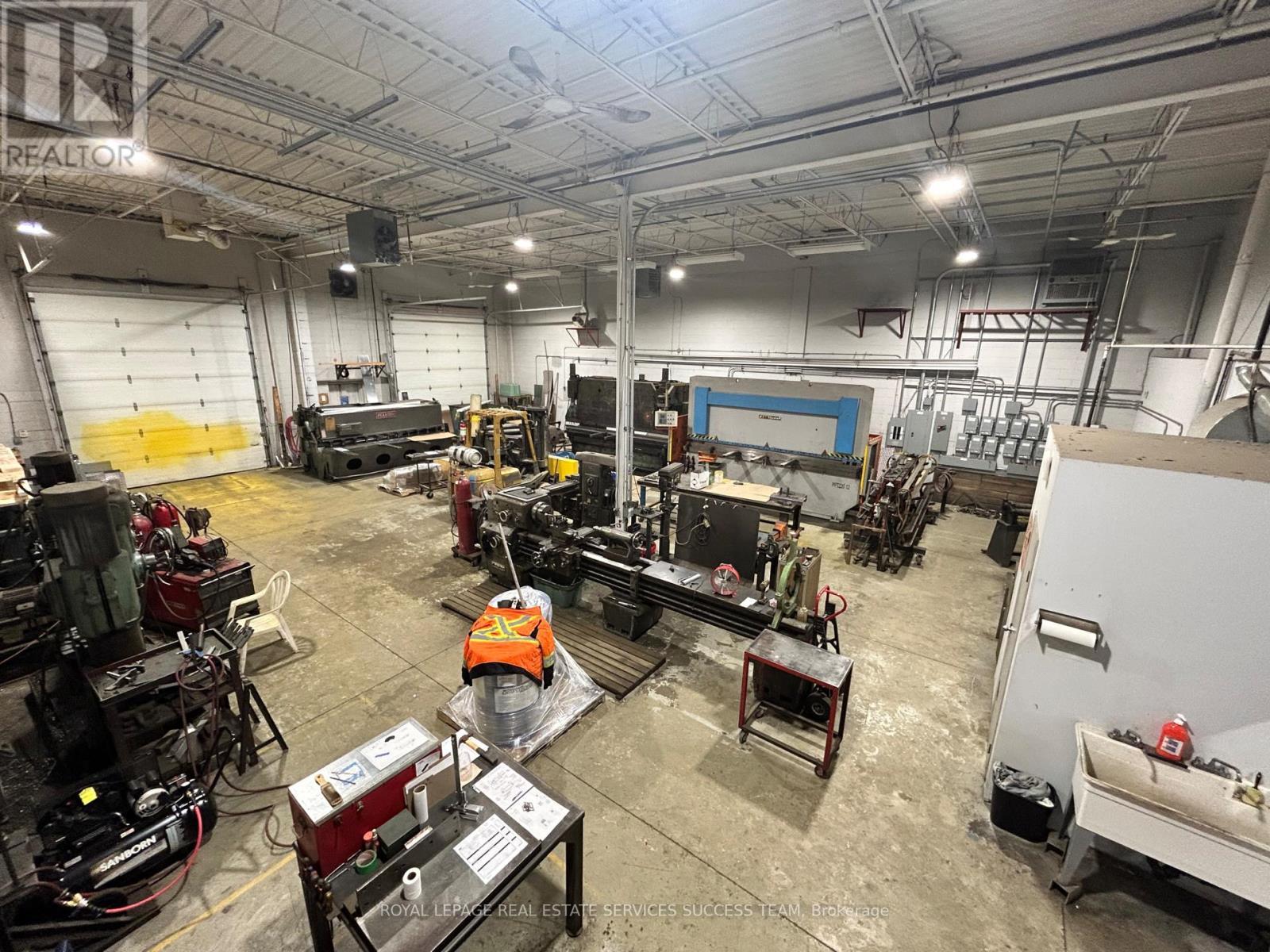 












42-43 - 5100 SOUTH SERVICE ROAD

,
Burlington,




Ontario
L7L6A5

