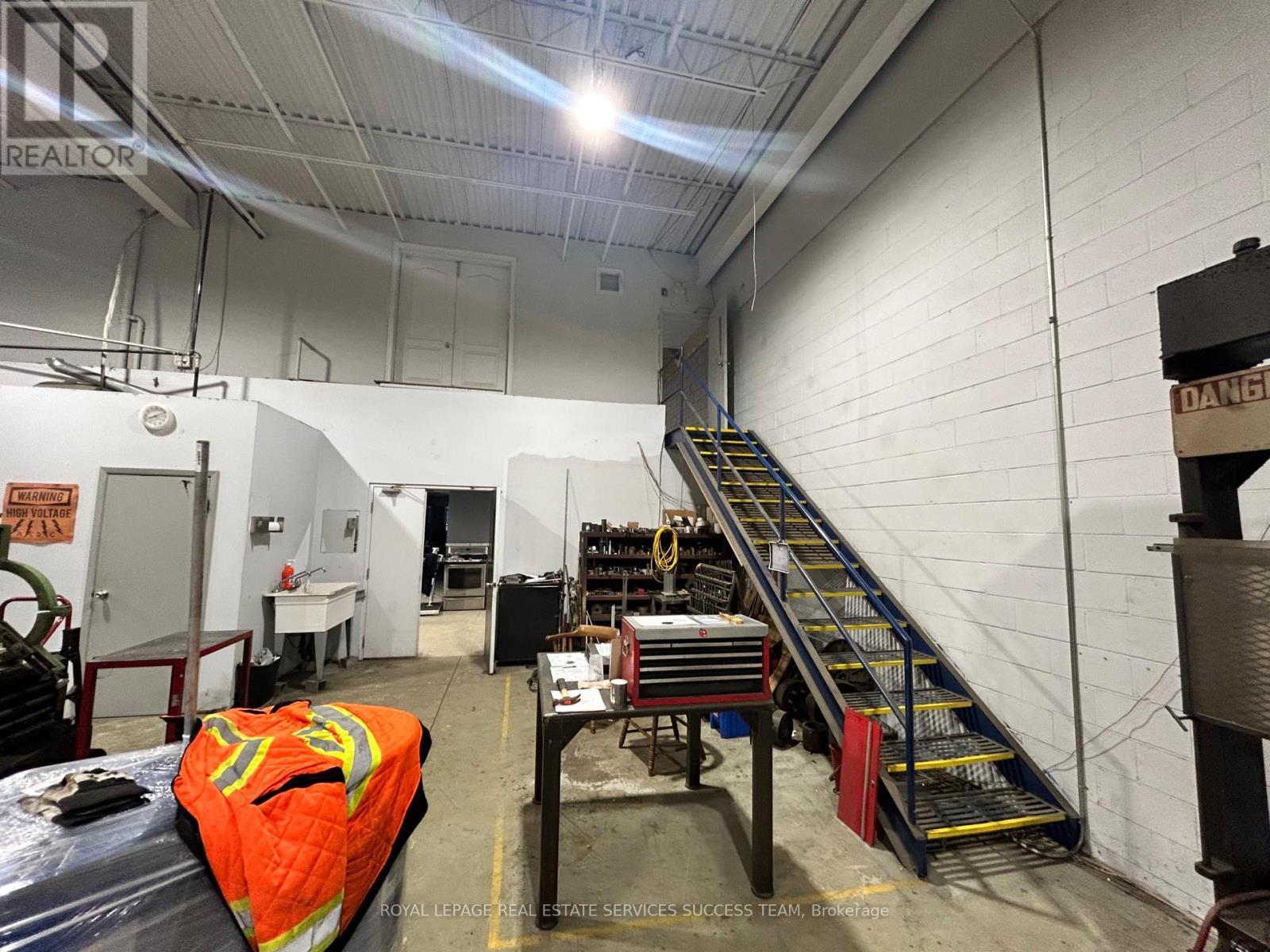 












42-43 - 5100 SOUTH SERVICE ROAD

,
Burlington,




Ontario
L7L6A5

