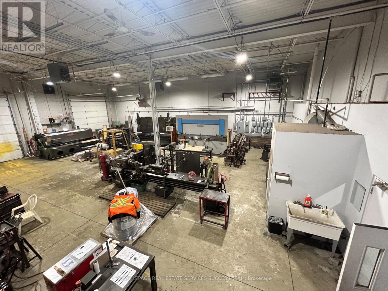 












42-43 - 5100 SOUTH SERVICE ROAD

,
Burlington,




Ontario
L7L6A5

