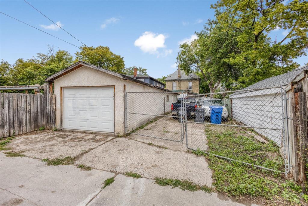 












368 Redwood Avenue

,
Winnipeg,




Manitoba
R2W1S4

