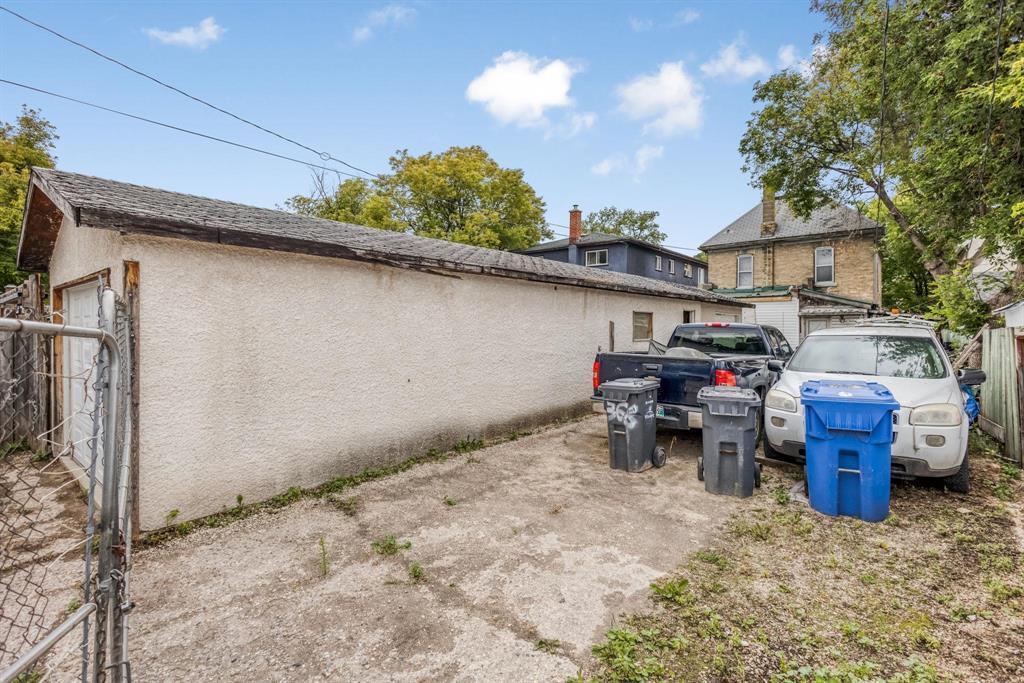 












368 Redwood Avenue

,
Winnipeg,




Manitoba
R2W1S4

