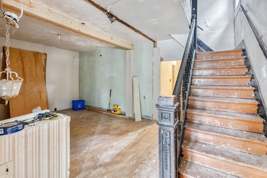 












368 Redwood Avenue

,
Winnipeg,




Manitoba
R2W1S4

