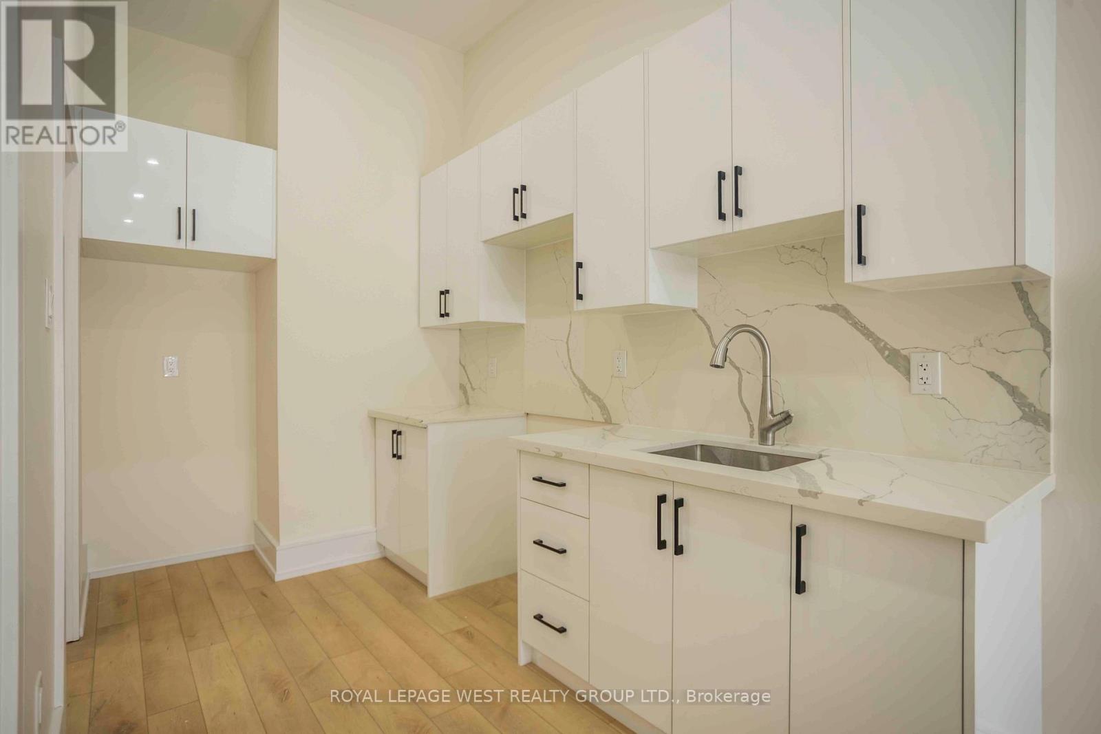 












BSMT - 266A KENNEDY ROAD

,
Toronto,




Ontario
M1N3P5

