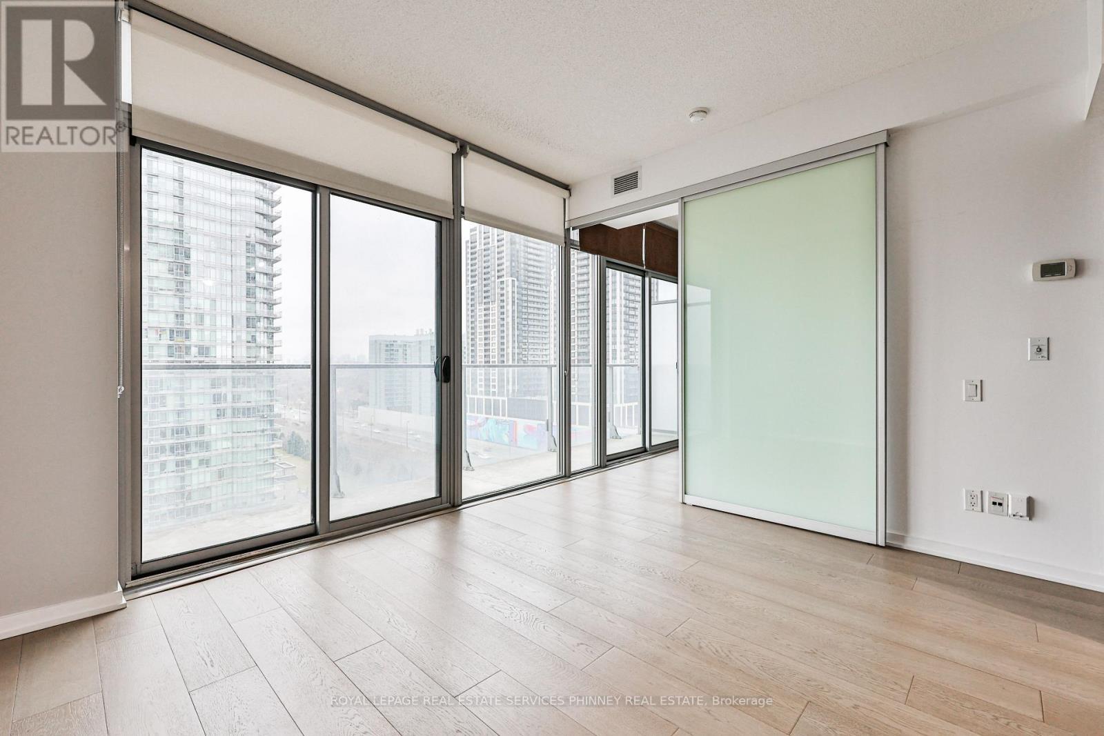 












1416 - 103 THE QUEENSWAY

,
Toronto,




Ontario
M6S5B3


