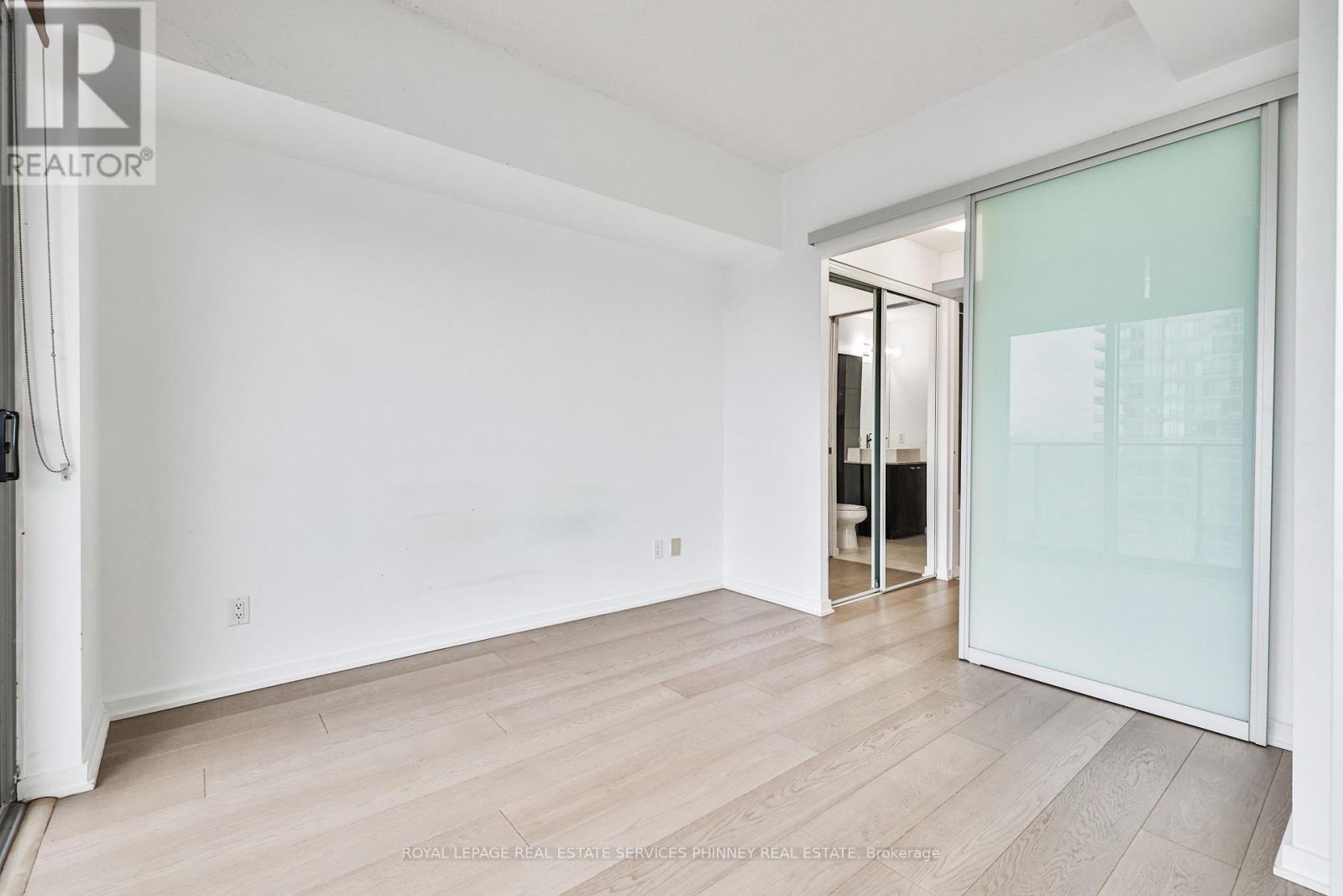 












1416 - 103 THE QUEENSWAY

,
Toronto,




Ontario
M6S5B3


