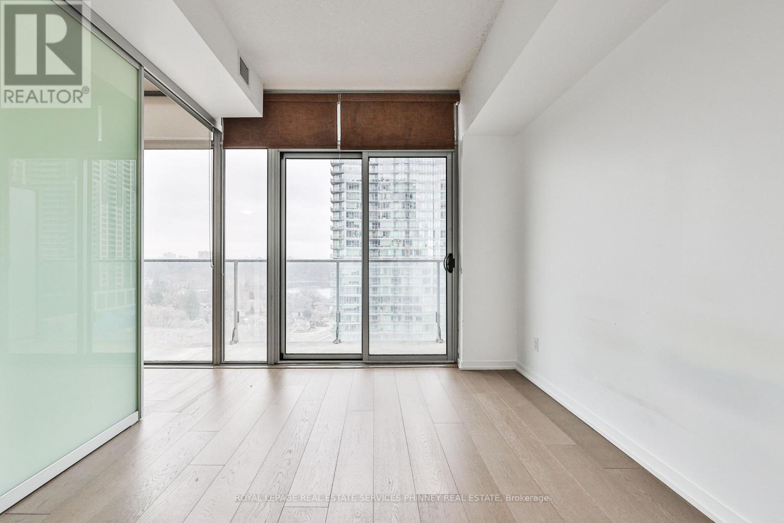 












1416 - 103 THE QUEENSWAY

,
Toronto,




Ontario
M6S5B3


