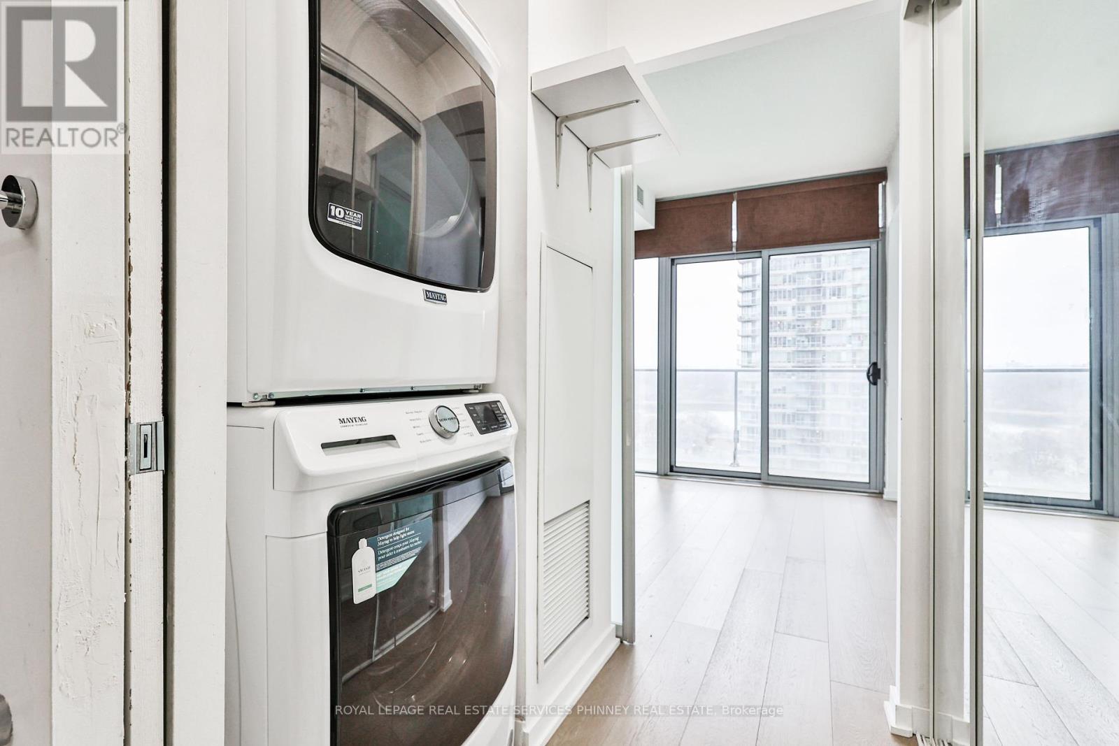 












1416 - 103 THE QUEENSWAY

,
Toronto,




Ontario
M6S5B3

