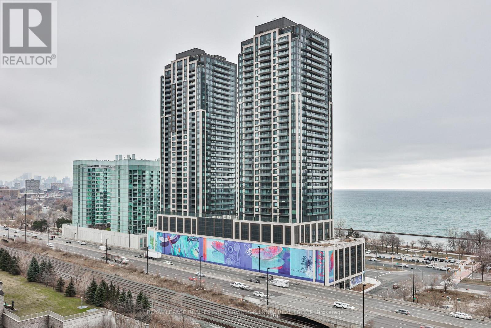 












1416 - 103 THE QUEENSWAY

,
Toronto,




Ontario
M6S5B3

