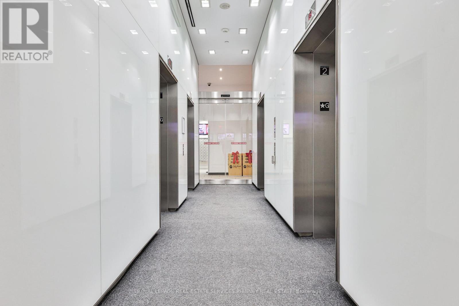 












1416 - 103 THE QUEENSWAY

,
Toronto,




Ontario
M6S5B3


