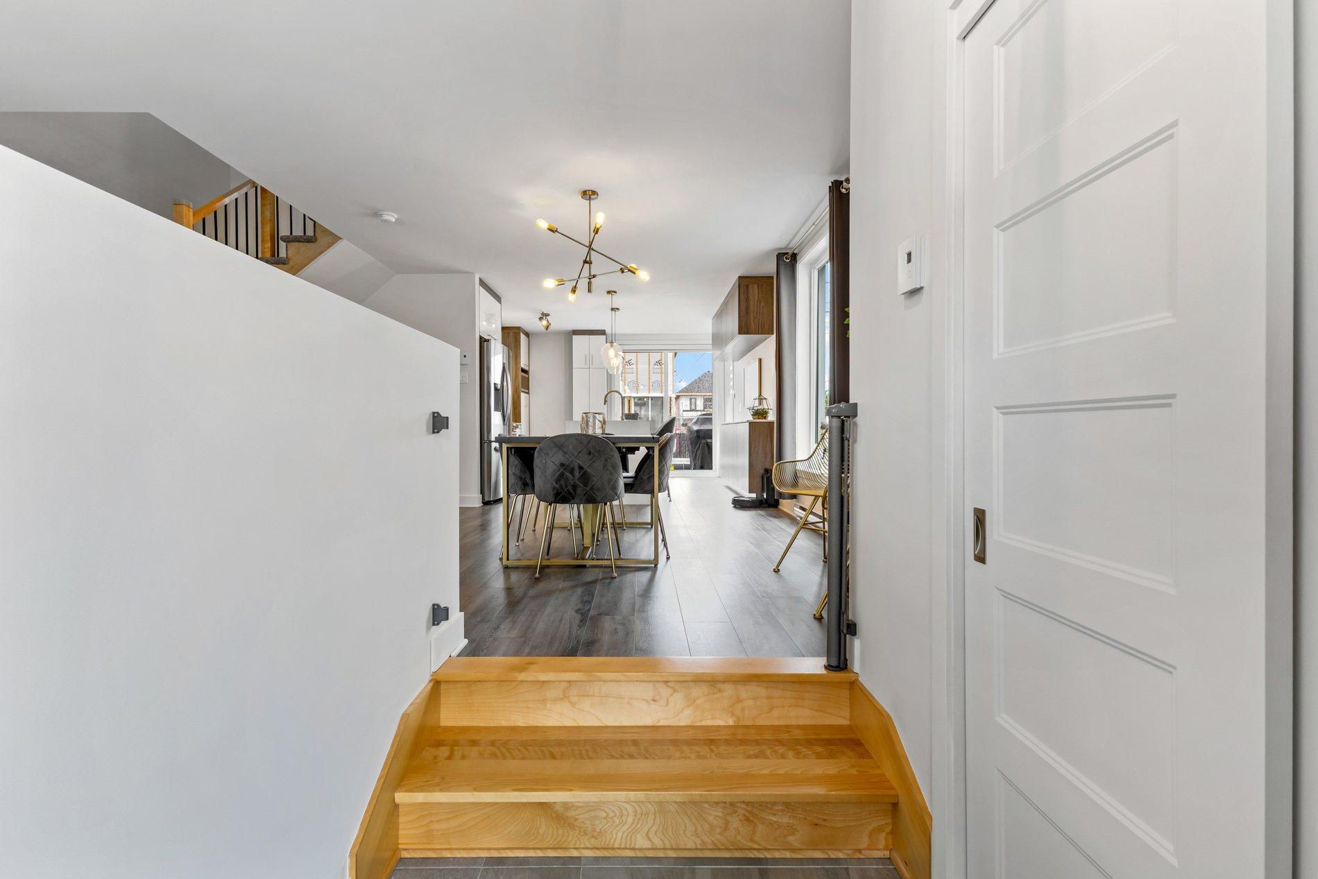 









562


Rue des Ancolies

,
Saint-Eustache,




QC
J7P0G4

