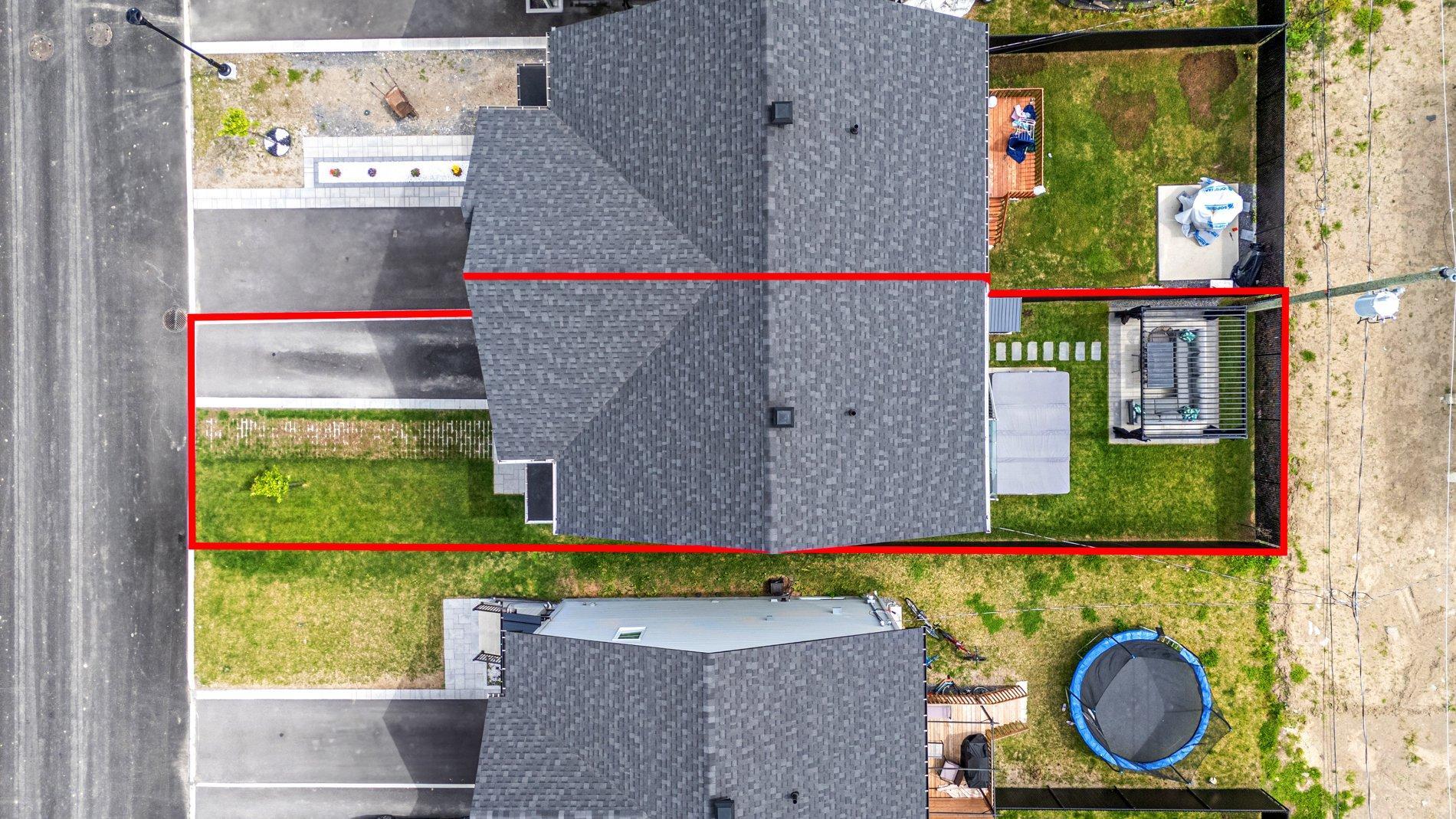 









562


Rue des Ancolies

,
Saint-Eustache,




QC
J7P0G4

