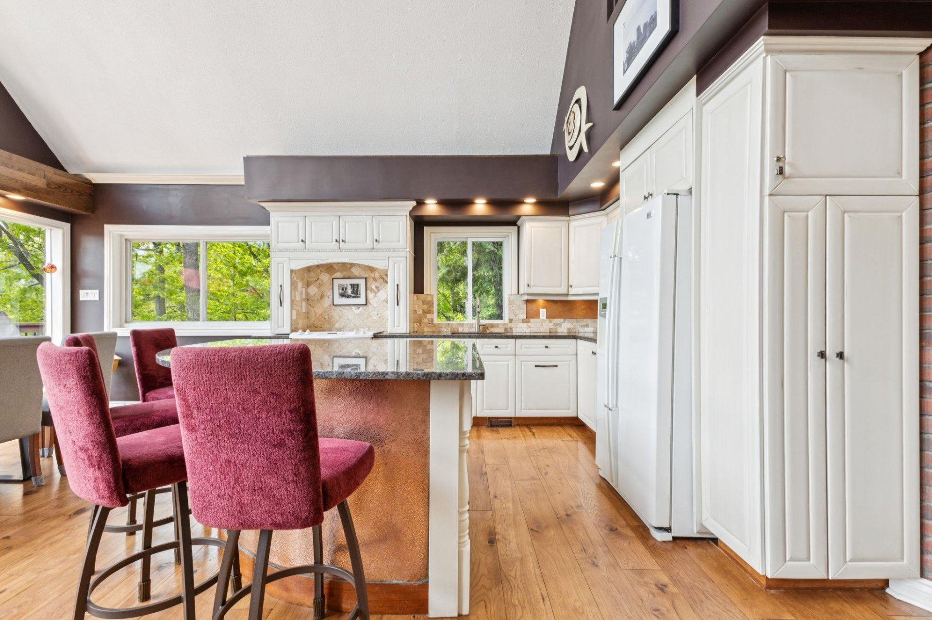 









12


Ch. B.-Leclair

,
Val-des-Monts,




QC
J8N2R7

