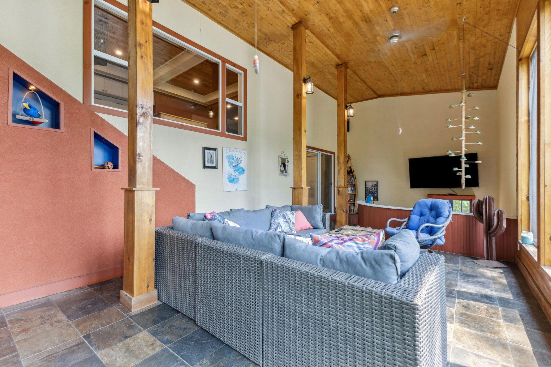 









12


Ch. B.-Leclair

,
Val-des-Monts,




QC
J8N2R7


