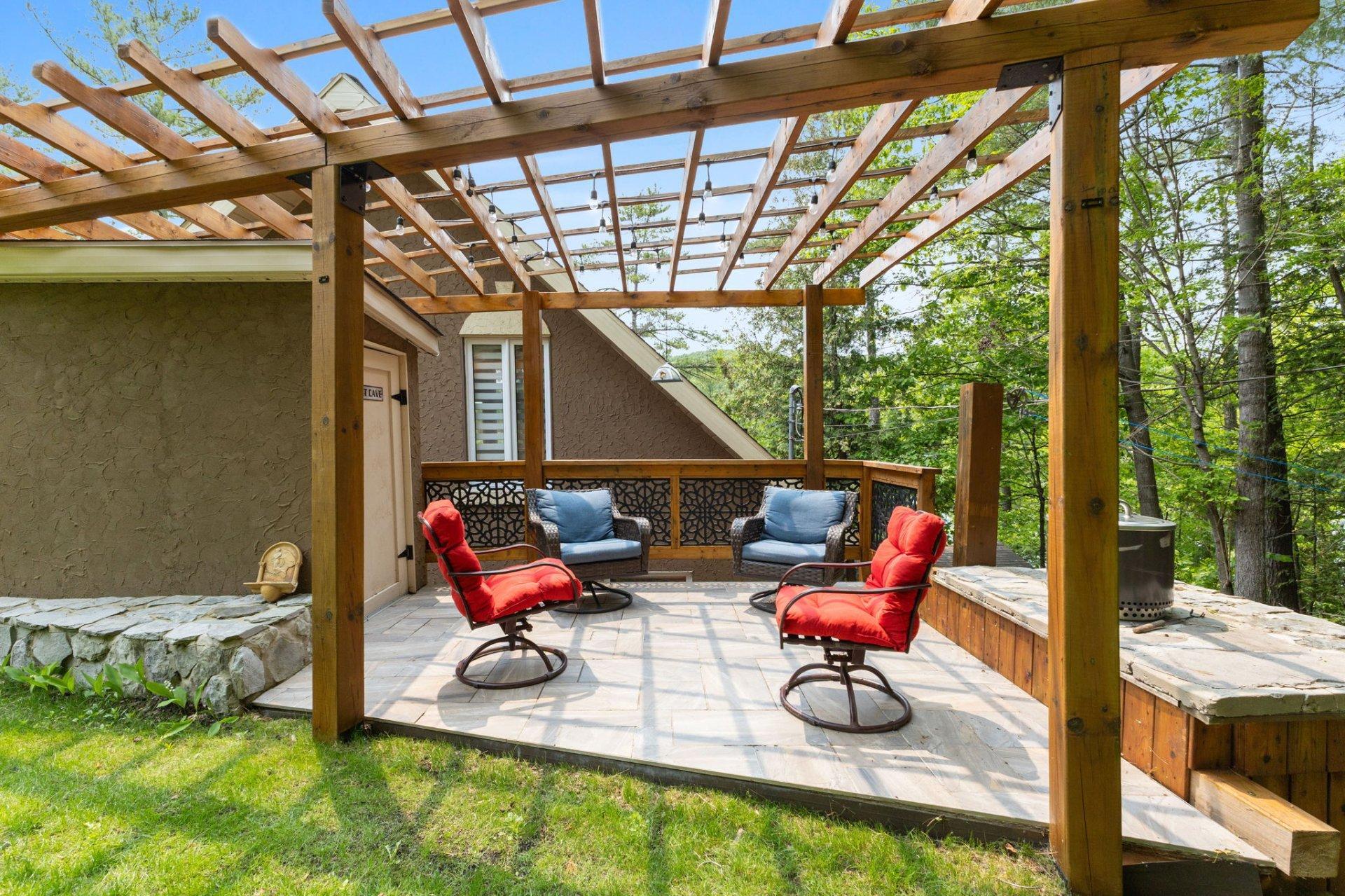 









12


Ch. B.-Leclair

,
Val-des-Monts,




QC
J8N2R7

