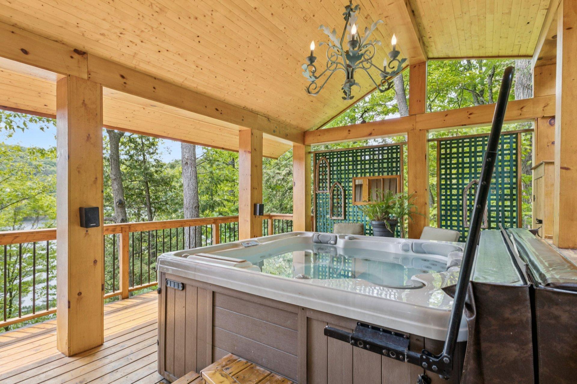 









12


Ch. B.-Leclair

,
Val-des-Monts,




QC
J8N2R7

