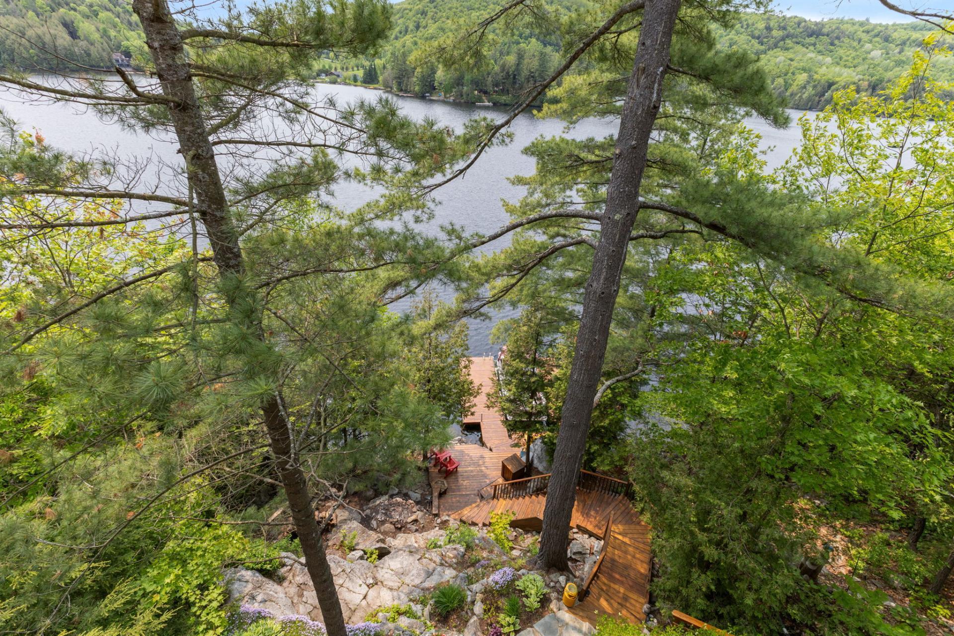 









12


Ch. B.-Leclair

,
Val-des-Monts,




QC
J8N2R7

