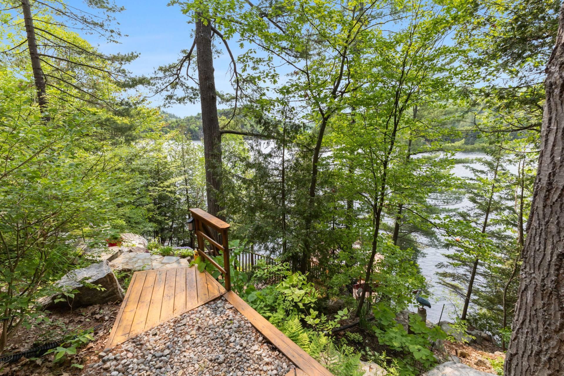 









12


Ch. B.-Leclair

,
Val-des-Monts,




QC
J8N2R7

