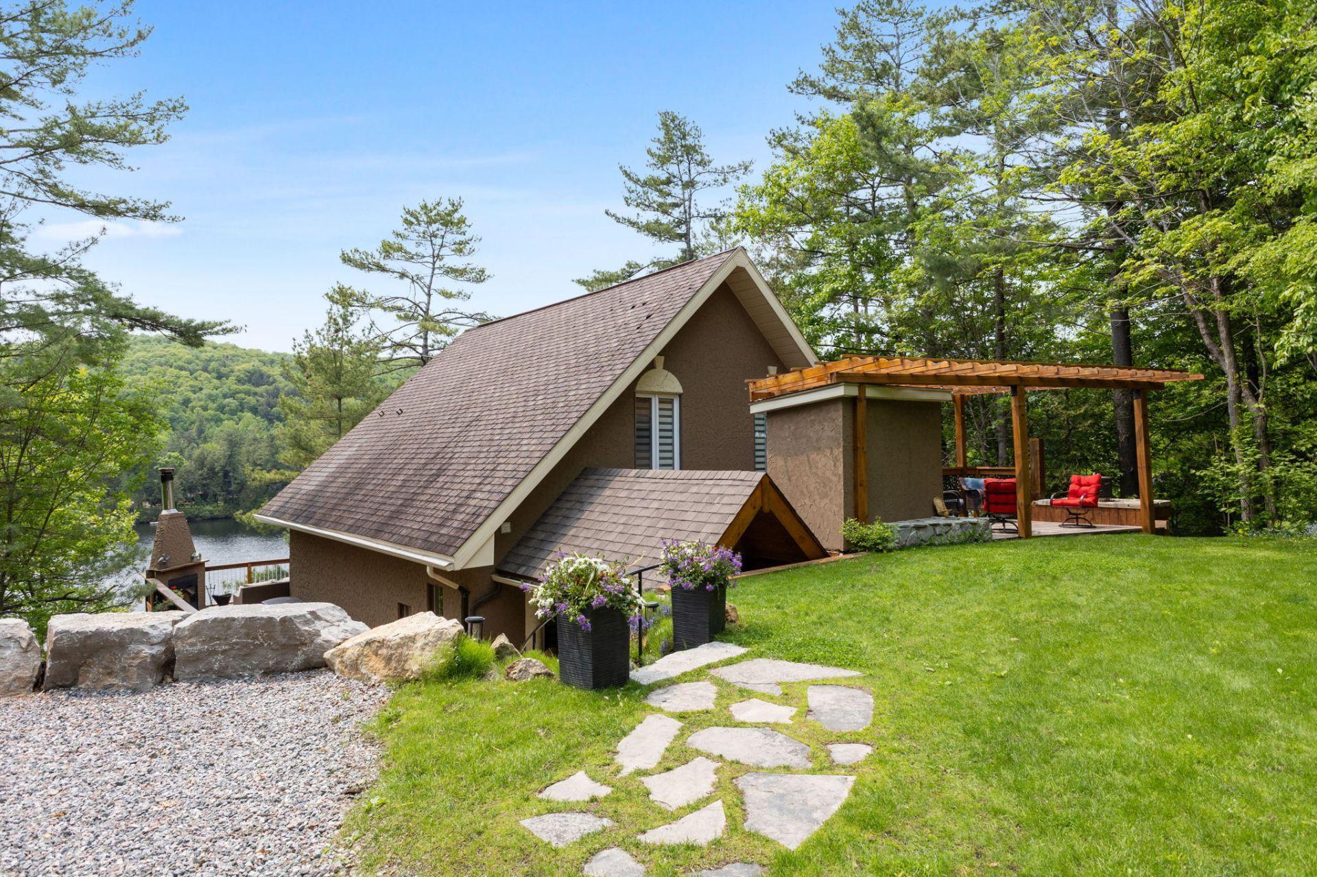 









12


Ch. B.-Leclair

,
Val-des-Monts,




QC
J8N2R7


