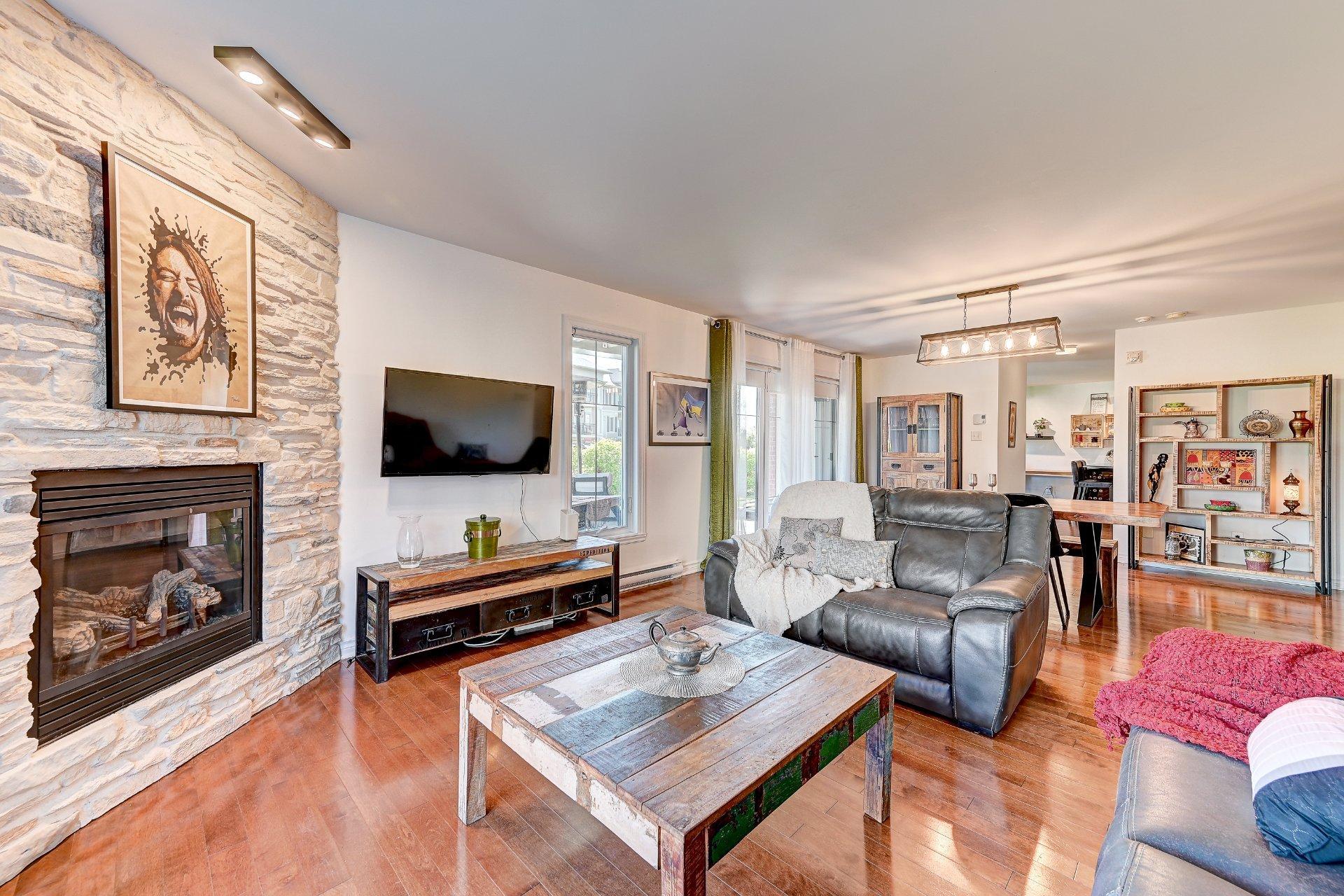 









638


Rue des Sureaux

, 2,
Boucherville,




QC
J4B0J4


