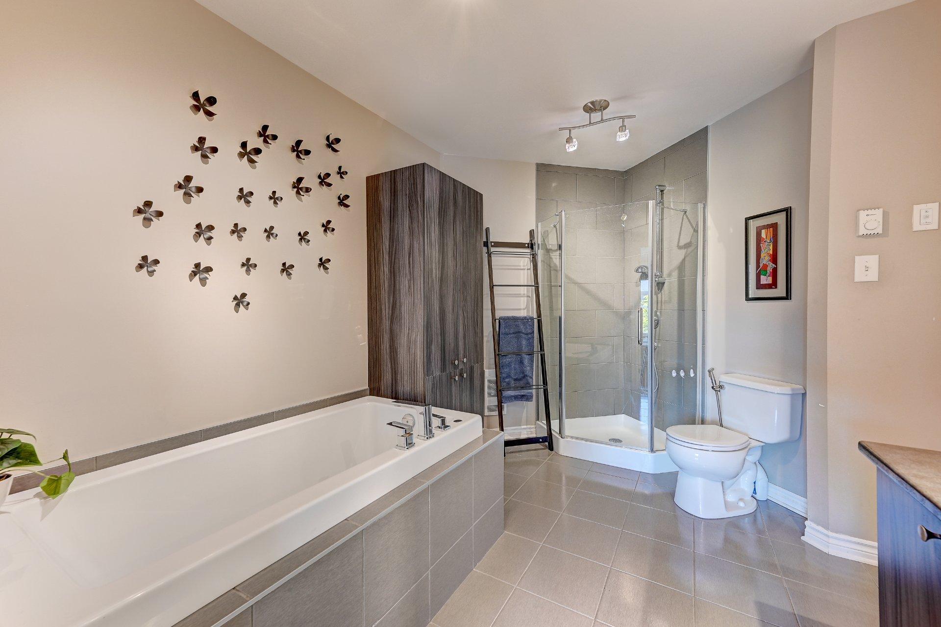 









638


Rue des Sureaux

, 2,
Boucherville,




QC
J4B0J4

