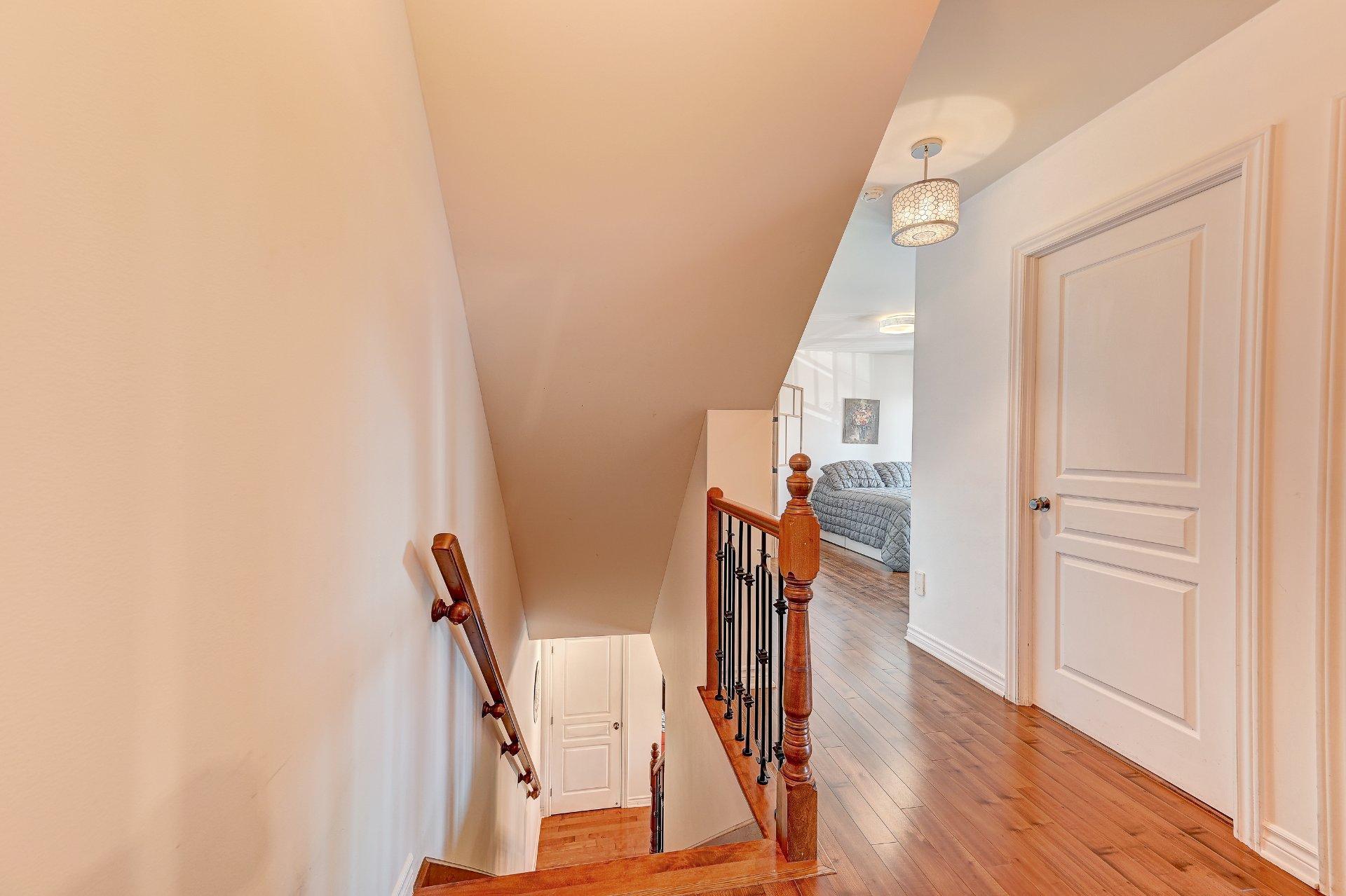 









638


Rue des Sureaux

, 2,
Boucherville,




QC
J4B0J4

