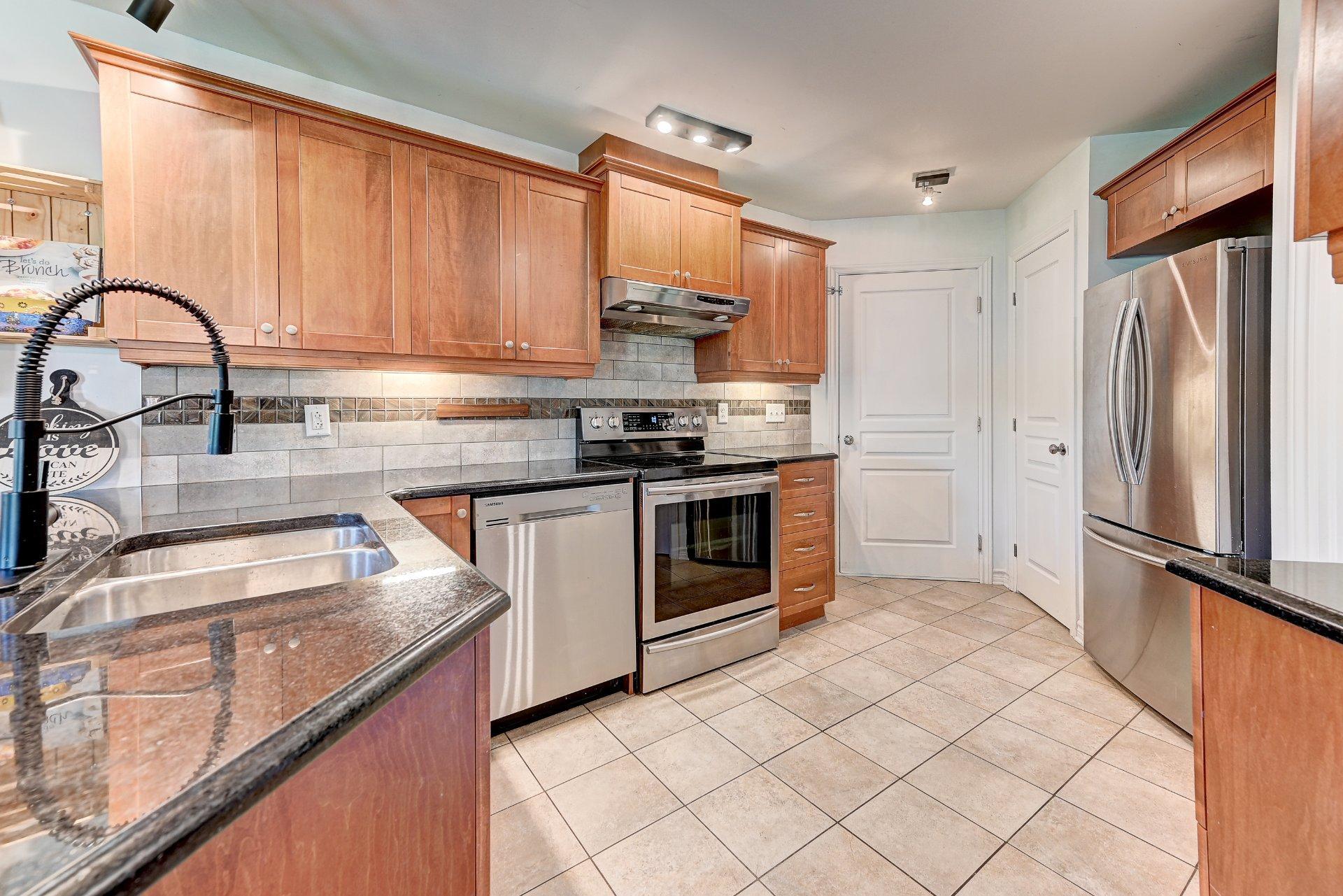 









638


Rue des Sureaux

, 2,
Boucherville,




QC
J4B0J4

